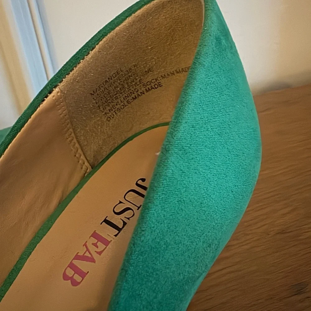 JustFab Green Heels Elegant Suede Pumps - Picture 3 of 4